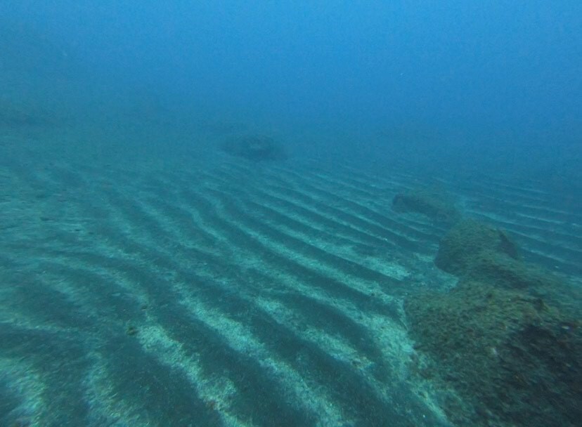 ⑤海底砂と岩